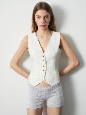 GIMAGUAS Sole Linen White Sleeveless Button Down Vest Top